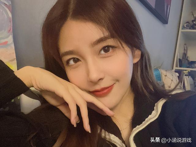 lpl四小花旦rita，Rita首晒性感睡衣照