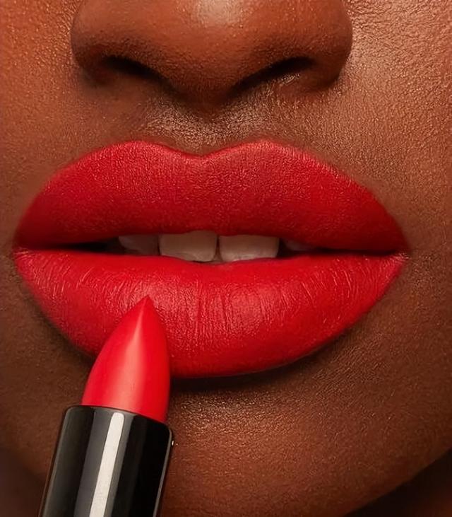 经典色系行走的流行色，2023年春夏5大流行色