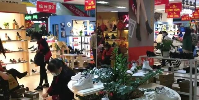 广州摩登百货天河店，营业15年的广州摩登百货海购店31号结业了