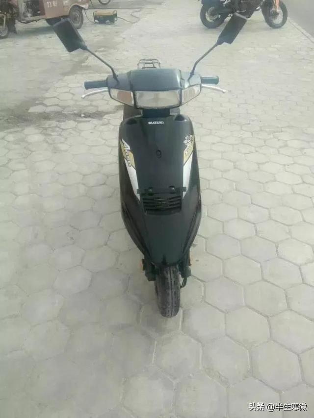 厦门轻骑摩托车，轻骑摩托车种类介绍（轻骑牌15型摩托车送电报的摩托车）