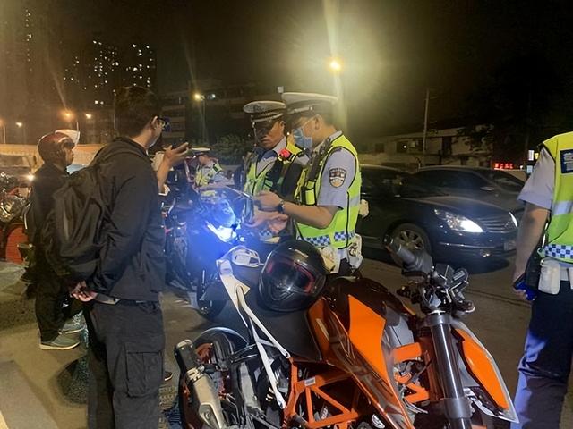 机车可以上高速吗，什么标准的摩托车可以上高速（交警：满足这5个要求就可以）