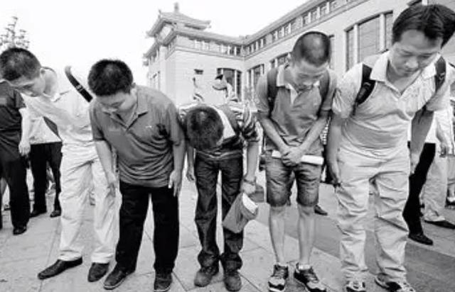 方正县砸碑事件，方正县砸碑的五个壮士现在如何（11年方正县花70万为日军战犯立碑）