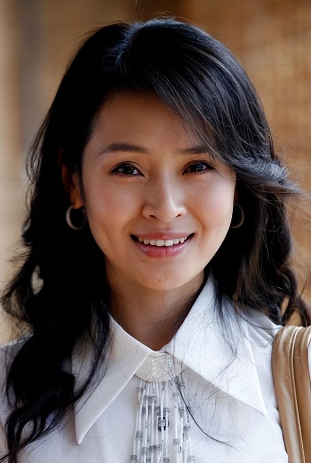 来自回族的10位女星，娱乐圈好看的回族女星