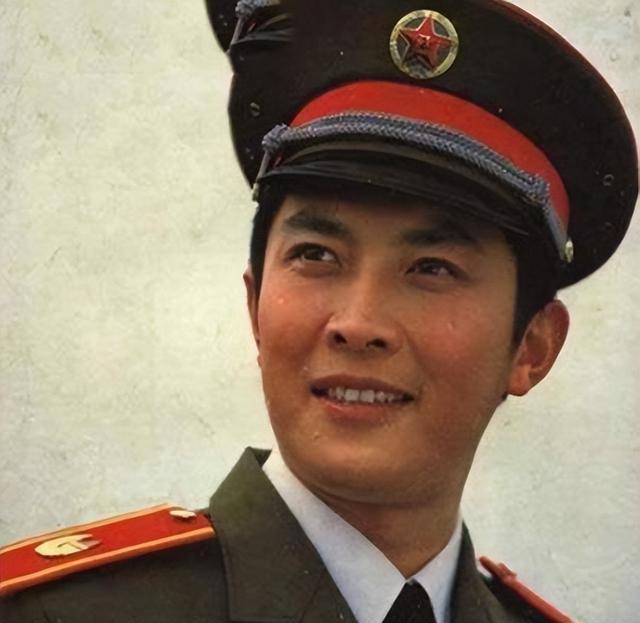 唐国强的妻子是谁，唐国强两段婚姻（唐国强前妻和现任是谁）