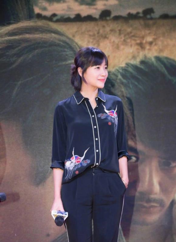 徐静蕾结婚了吗，徐静蕾不婚主义（给王朔买房让他软饭硬吃）