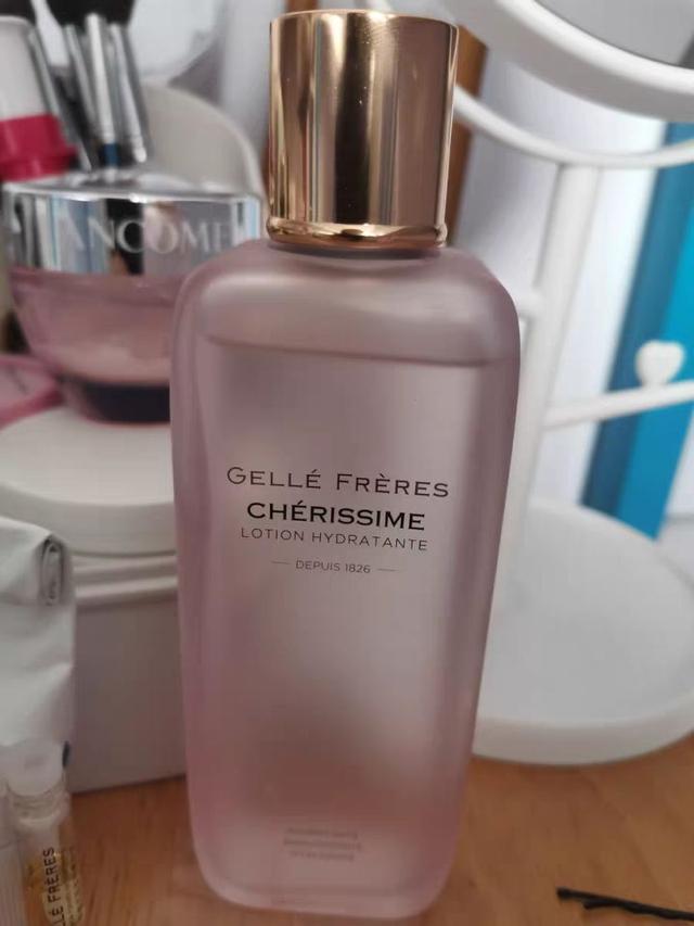 公认最补水的十大爽肤水清爽型，美白补水改善肌肤暗沉