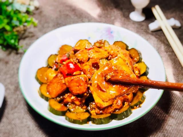教你营养解馋的黄瓜烧豆腐，豆腐炒黄瓜