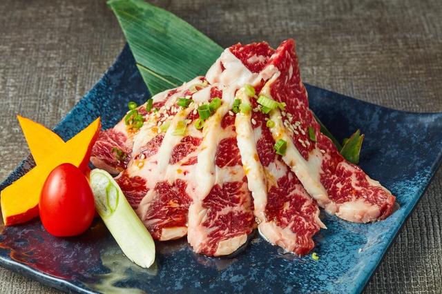 正宗的脆皮烤肉烤的过程，一家日营业额4万加的韩式烤肉店的配方与制作流程