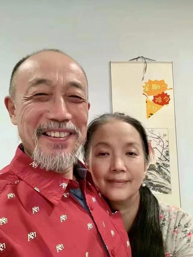 吕丽萍前夫张丰毅是什么样，张丰毅和吕丽萍离婚31年