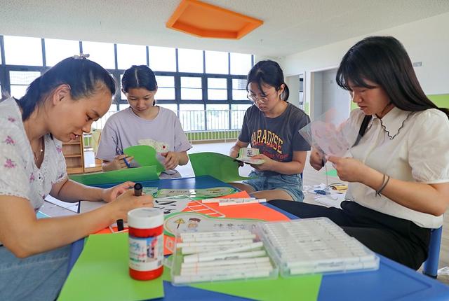 幼师有五险一金吗，幼师掏出工资单（幼师工资多少一个月有编制）