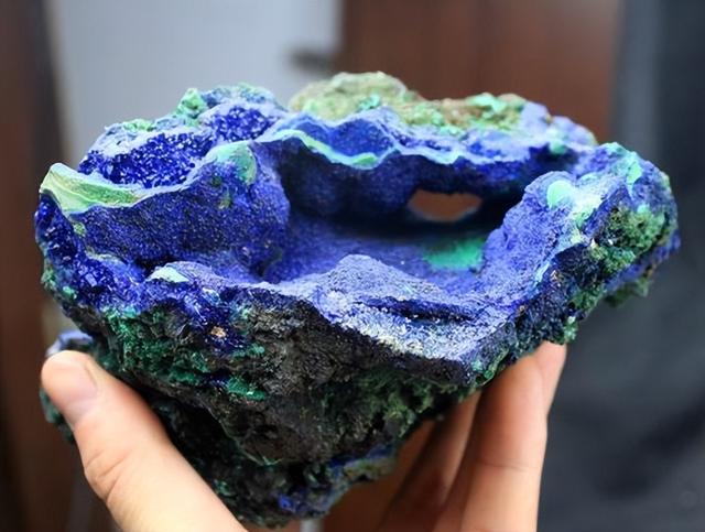 铜矿石原石图片，自然界矿石种类介绍（全球最新十大铜矿）