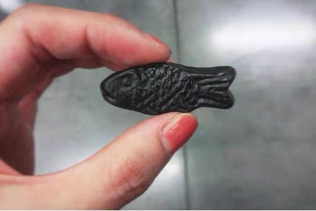 世界上最辣的粘牙糖，咬一口就山崩地裂