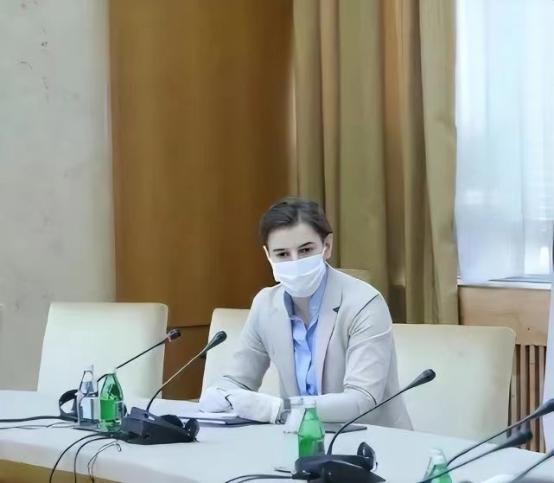 塞尔维亚女总理个人简介，塞尔维亚高颜值女总理