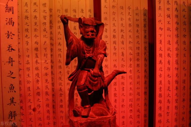 考试拜文昌帝君哪里灵验，高考来临考生家长拜