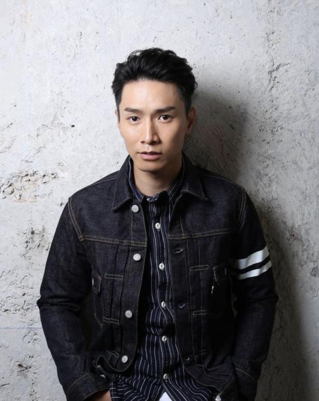 黎明现在是几线艺人，55岁黎明低调现身演唱会