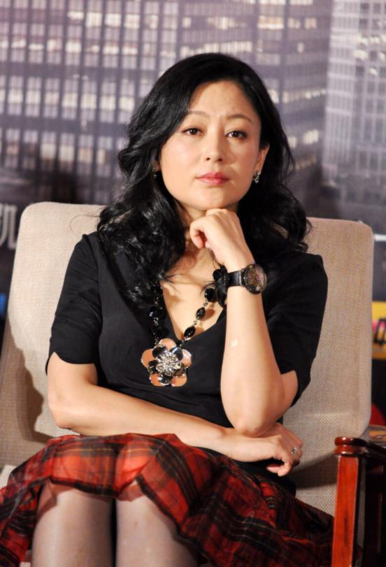 没有整过容的女明星，90年没整过容的女明星（“不老女神”现原形）