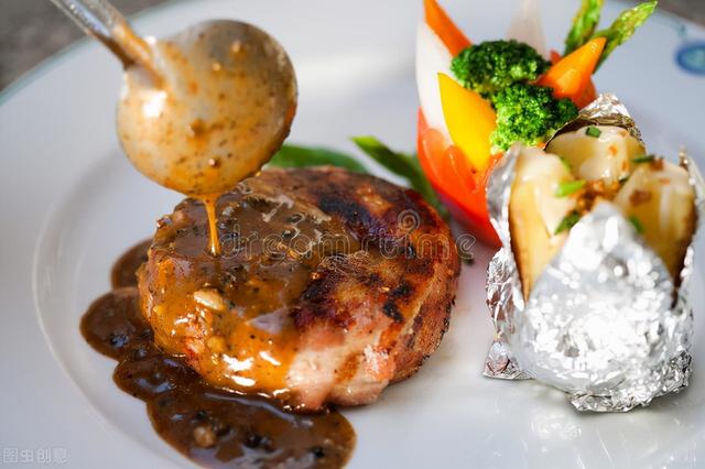 黑胡椒有哪些特点，才知道黑白绿胡椒都是同一种