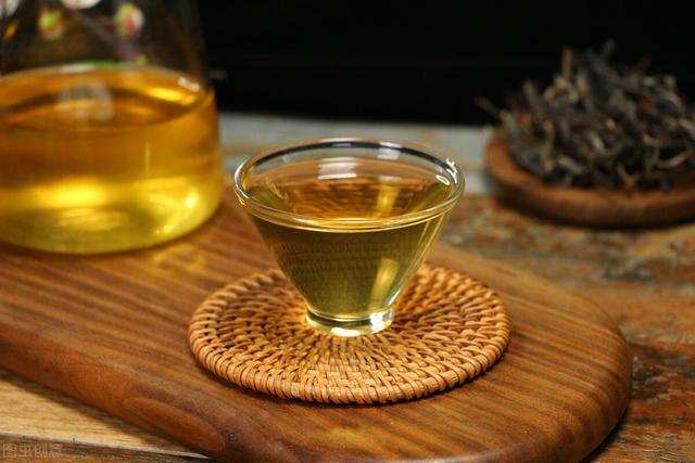 普洱生茶冲泡方法，生普洱茶的冲泡方法和技巧（正确的普洱生茶泡法）