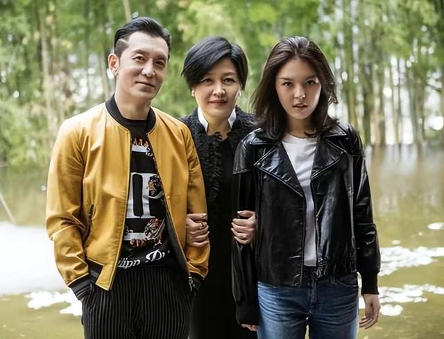 李咏老婆哈文最新发声，李咏去世哈文首度发声
