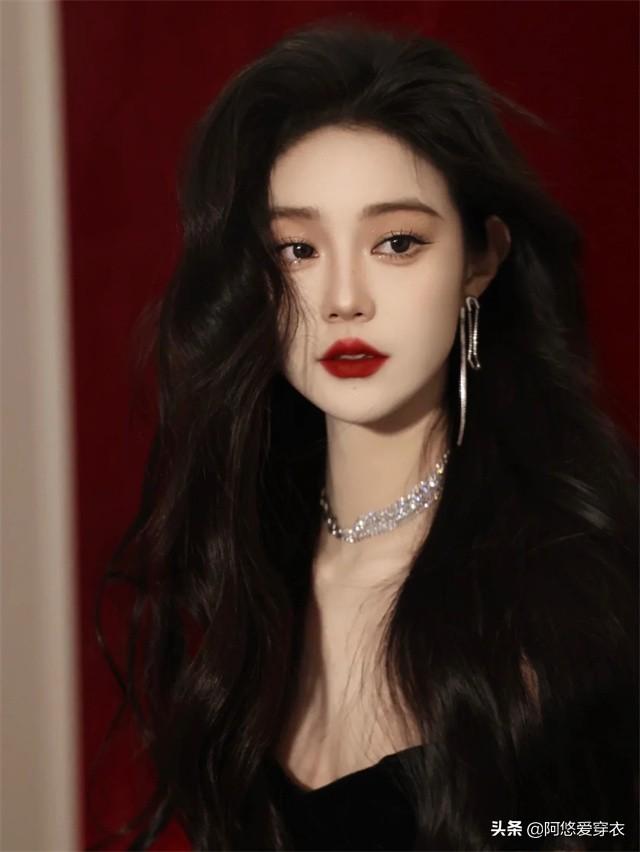 女生化妆精致还是自然好，“长期素颜”和“长期化妆”的女生