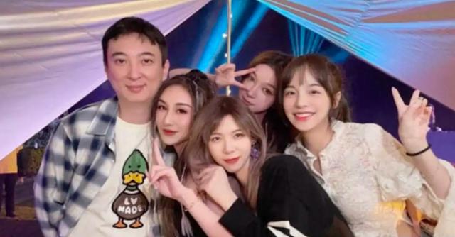 王思聪为什么这么喜欢狗，却不知道他的狗替他挣回了几千万