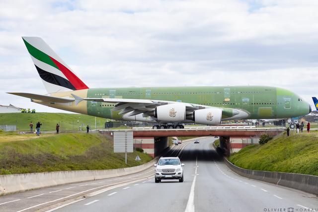 a380客机能坐多少人，最大客机a380多少架（最后一架A380交付）
