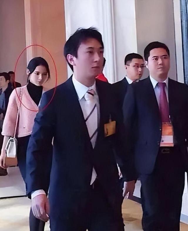 张予曦当年微博给王思聪秀恩爱，34人间清醒