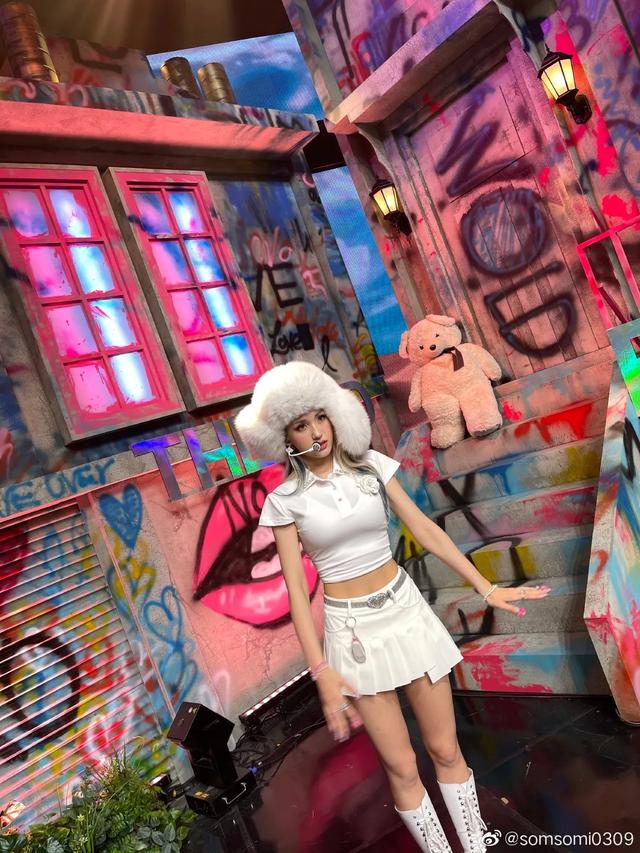 她凭什么被称为南韩第一真人芭比，来看看lisa的颜值