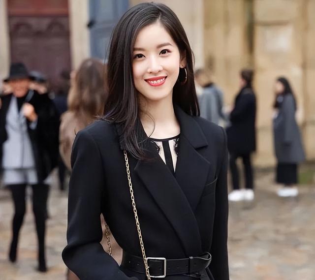 奶茶妹妹章泽天，奶茶妹妹章泽天近照曝光（“奶茶妹妹”章泽天的上位史）