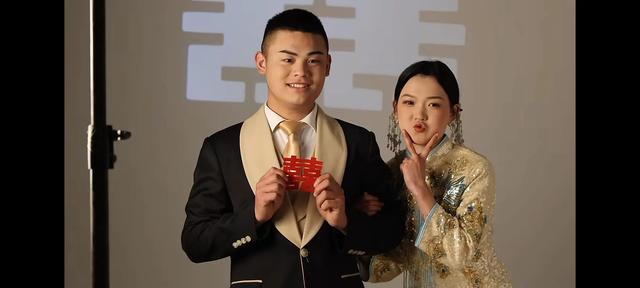 二顺子和二两分家最新，豆二两:二顺子拍婚纱照啦