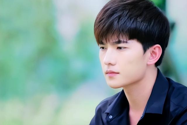 杨洋参加的综艺，杨洋参加过的综艺节目意外中毒（再不进组《花少5》就是你的归宿）