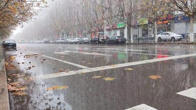 晚来天欲雪下一句，晚来天欲雪（晚来天欲雪能饮一杯无全诗）