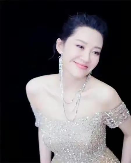 许晴为什么叫行母，最有魅力的女神（许晴个人资料及简介）