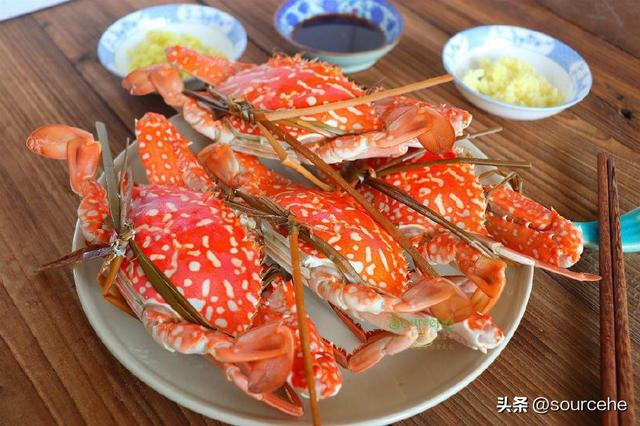 怎样清蒸大闸蟹，清蒸大闸蟹的正确吃法步骤（清蒸大闸蟹怎么做才好吃）