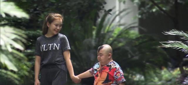 李连红和袖珍人一家，农村“袖珍人”张荣的“绝地”反击