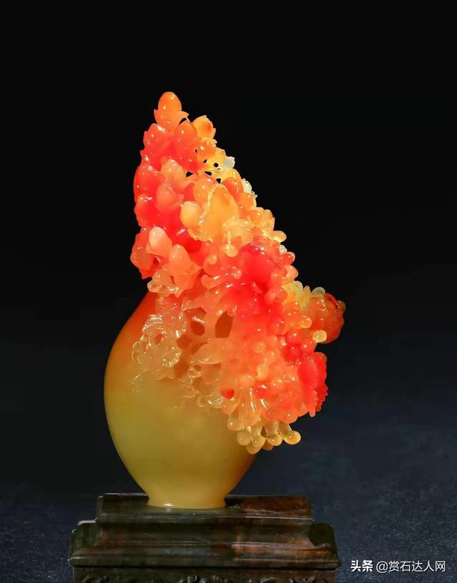 最新黄龙玉珍品原石，被冠名为《国玉》的黄龙玉