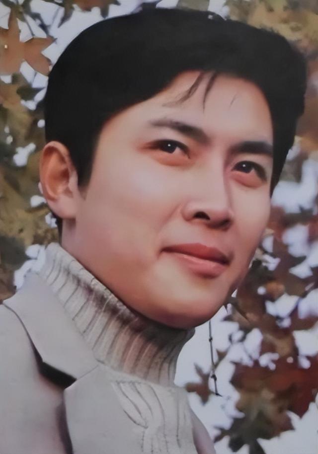 唐国强的妻子是谁，唐国强两段婚姻（唐国强前妻和现任是谁）