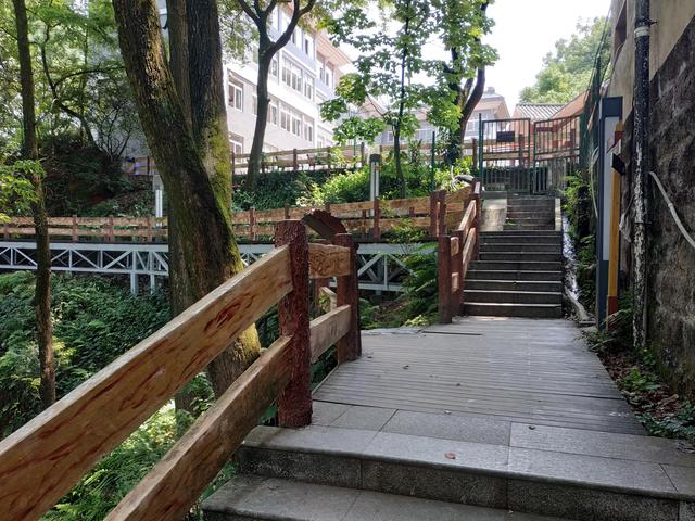 重庆短途摩旅推荐路线，重庆主城摩旅推荐之歌乐山森林公园