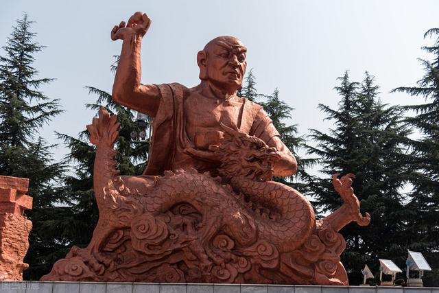 济公是降龙罗汉吗，降龙罗汉是济公的真实身份吗（济公在孙悟空手下能走几招）