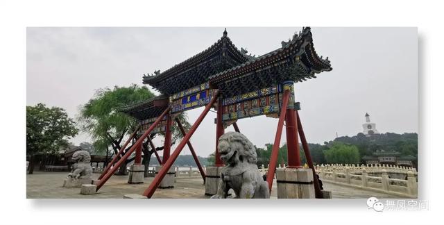 北海公园的白塔有什么来历，北海白塔