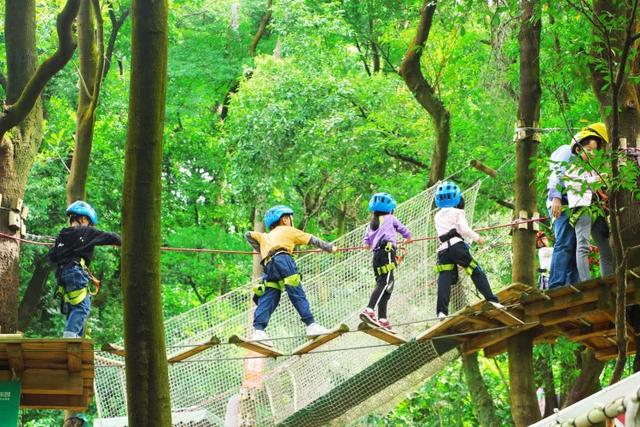 上海贡嘎山环线户外探险运动，香格里拉大环线