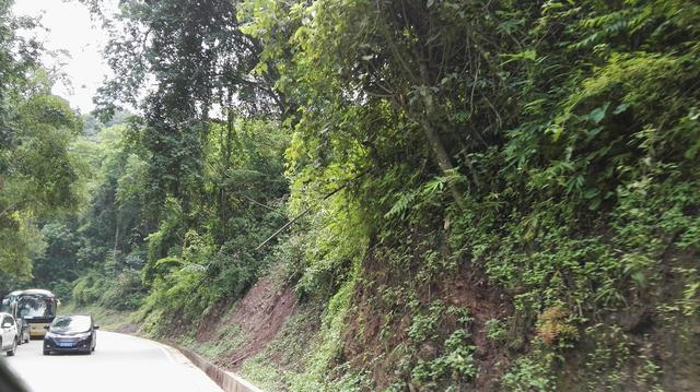 北回归线标志园，昆明墨江北回归线标志园（游客排队喝井水：就会生双胞胎）