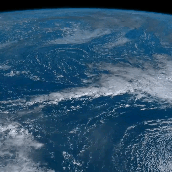 汤加火山爆发图，三国卫星大显身手