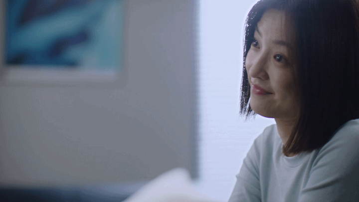 赵丽颖何炅拍照深情相拥超甜蜜，颖宝原来拥抱过这么多男神