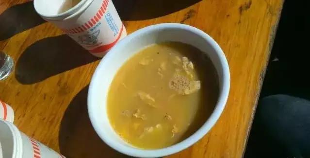 云南十八怪美食，云南最难忘的十道美食（云南十八怪之牛奶做成片片卖）