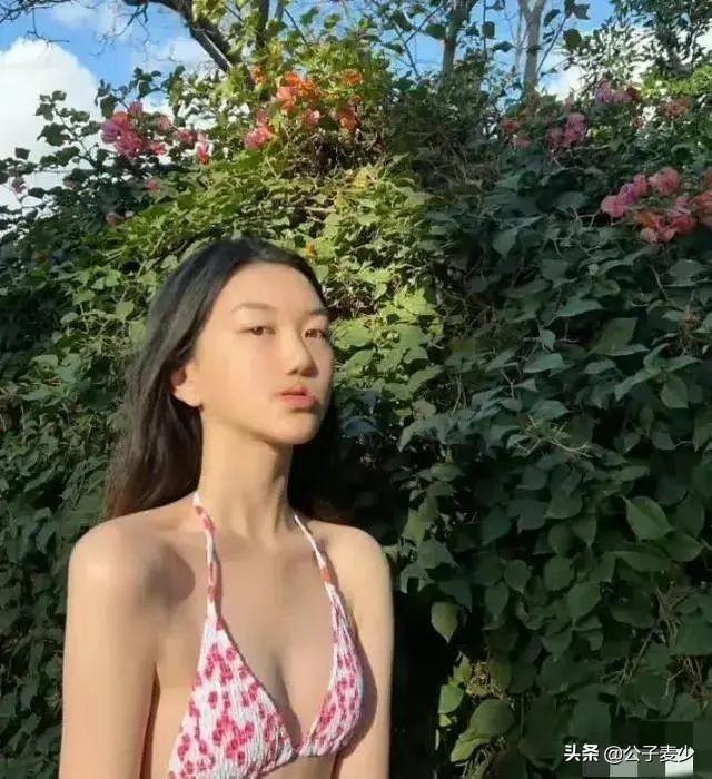 王菲李嫣个人资料简介，王菲15岁女儿李嫣大量性感照曝光