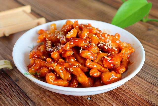 正宗糖醋汁的比例，糖醋汁正宗比例（这才是糖醋排骨正宗又好吃的做法）