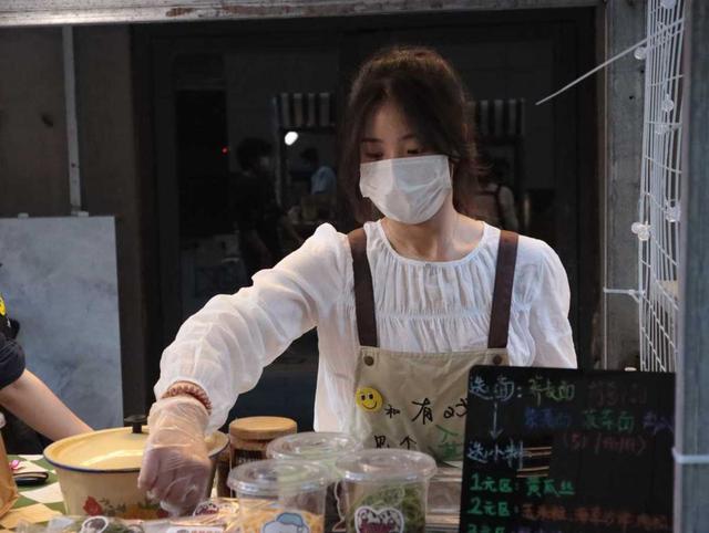 拒绝躺平努力奋斗议论文，拒绝躺平