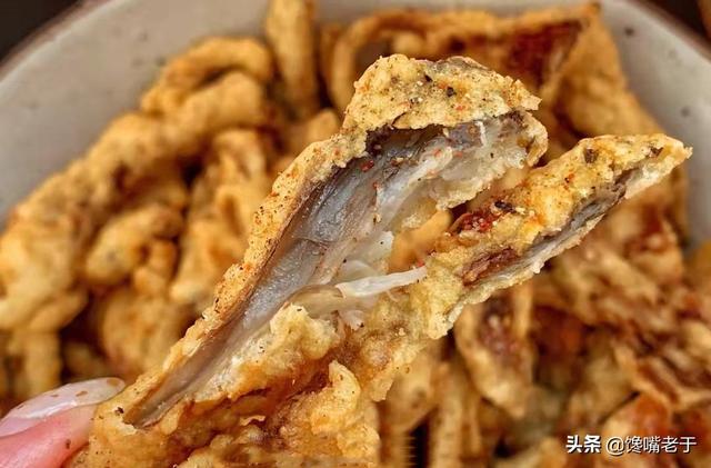 炸蘑菇一定要多加这两种配料，炸蘑菇时面糊是关键