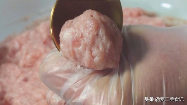 怎么做肉丸子好吃，肉丸子怎么做才好吃又简单（这才是肉丸子最好吃的做法）